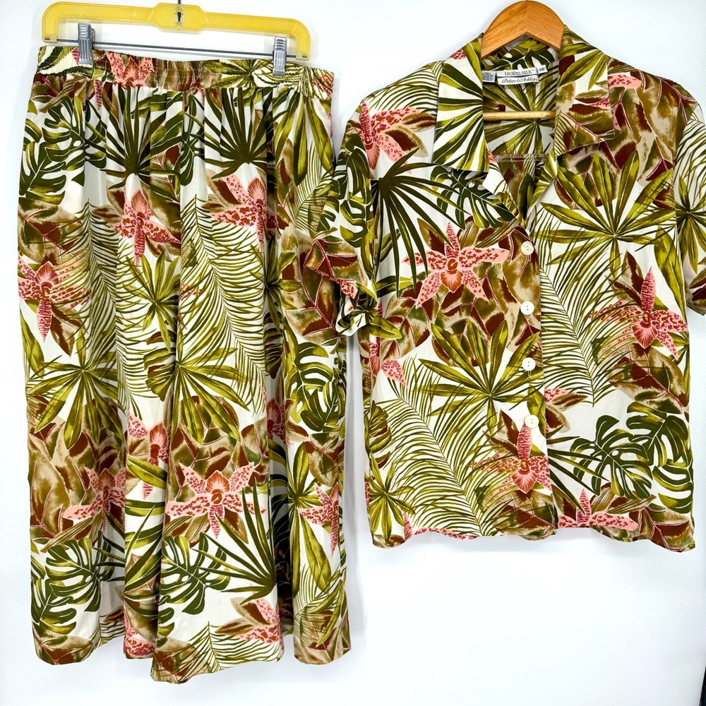 Vintage two piece Hawaiian floral leaf set